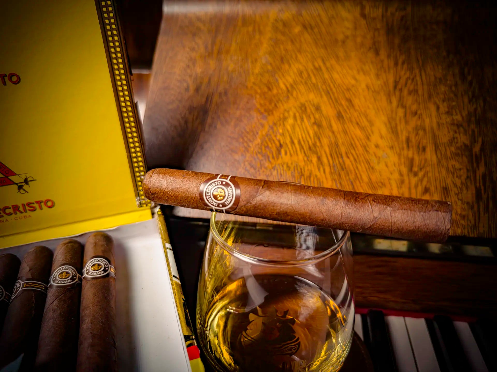 Charuto Montecristo No. 4